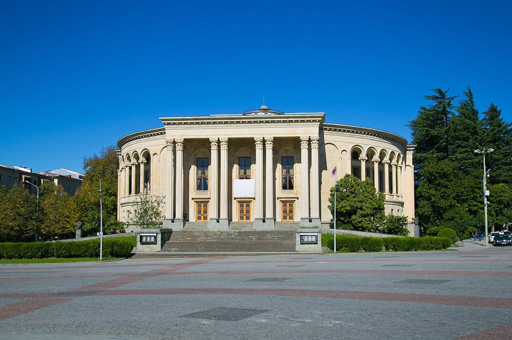 Здание театра (оперы) в Кутаиси
