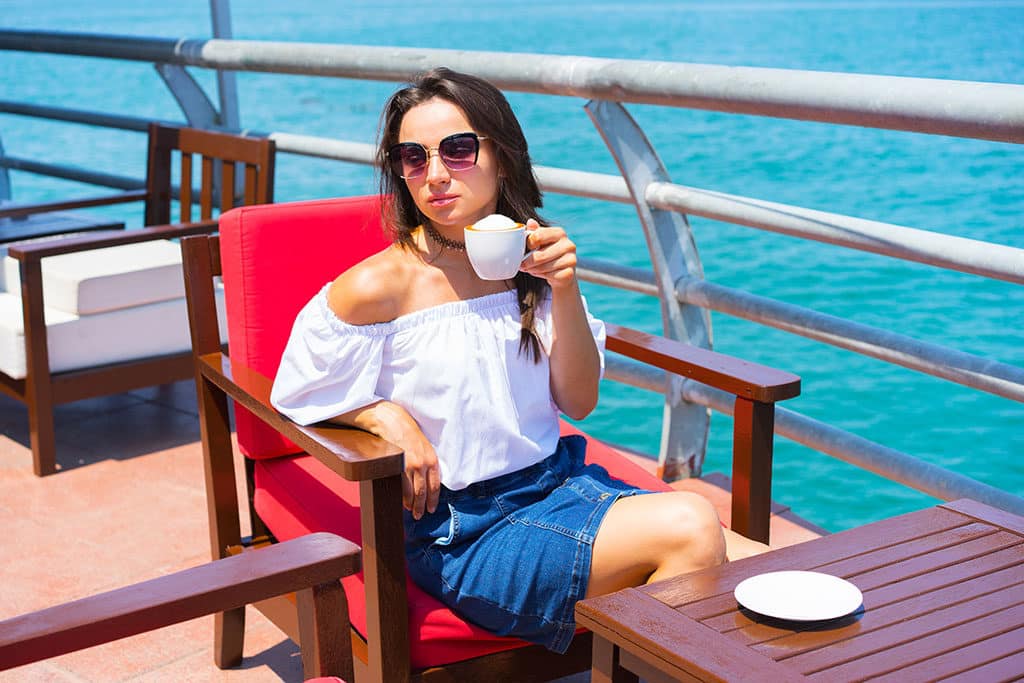 Пирс Pier Batumi возможность попить кофе с шикарным видом на море