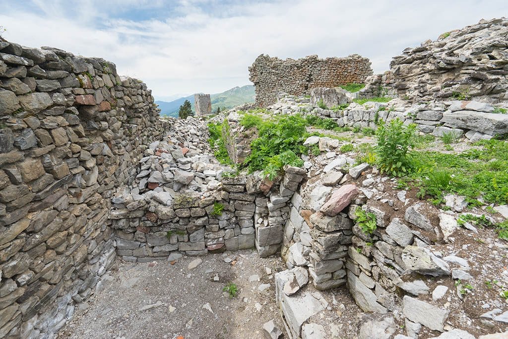 Древняя крепость Хихани в Аджарии