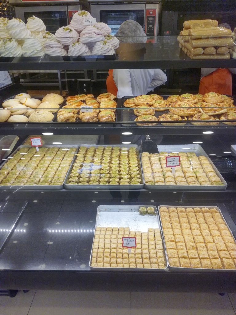 Пахвала и прочие восточные сладости в Dergah